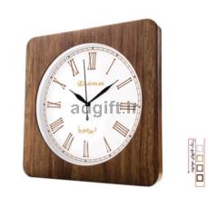 ساعت دیواری با فریم چوبی مربعی