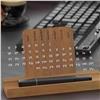 تقویم دائمی رومیزی چوبی با صفحه پلکسی‌گلاس