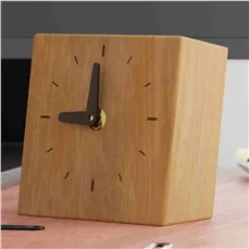ساعت چوبی رومیزی مکعبی با سطوح اریب