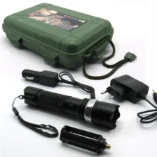 چراغ قوه پلیس بلند با جعبه