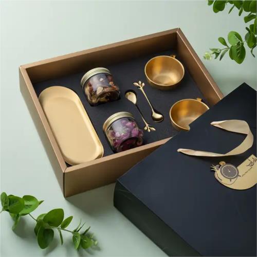 Y-119 - ست هدیه یلدایی کیانا