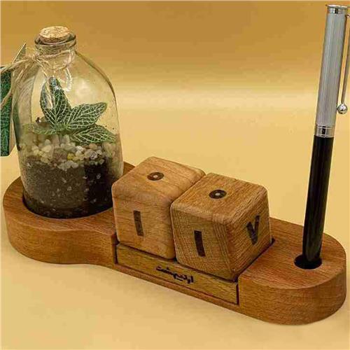 WF-131 - تقویم رومیزی چوبی مادام‌العمر با جای خودکار و تراریوم